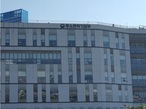 중소벤처기업부, 전통시장 폭염 대응 및 온누리상품권 가맹점 갱신 추진 상황 점검