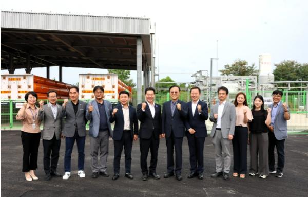 김윤덕 국토교통부 장관, 부안 수소도시 조성 현장 점검