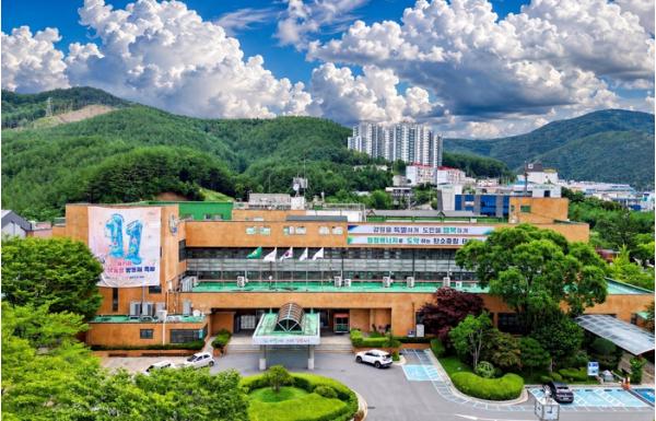태백시, 어르신 일상생활 돕는 보청기·보행보조차 지원 기사 이미지