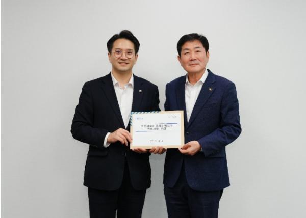 [세교3지구 도시개발 프로젝트]조용호 오산시장, 전용기 국회의원 만나 세교3지구 자족용지 확대·분당선 연장 협조 건의 