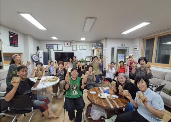 배움이 나눔이 되다…포천시 평생학습마을, '포천 수(水)비누'로 따뜻한 나눔
