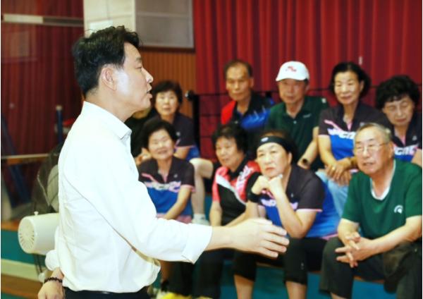 전문학 서구청장, 도마실체육센터·보행로 현장 점검 기사 이미지