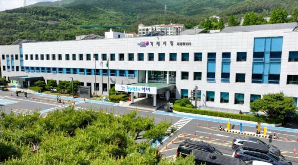 재울 거제 너울회, 거제 호우 피해 적십자사 성금 기탁 기사 이미지