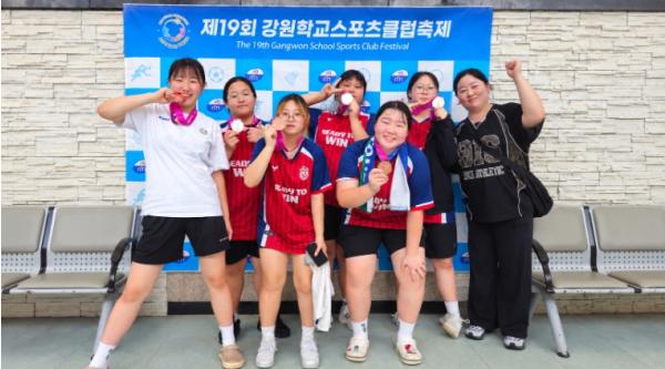 인제군 전교생 23명 작은 학교의 반란…서화중, 강원학교스포츠클럽축제 배드민턴 3위 기사 이미지