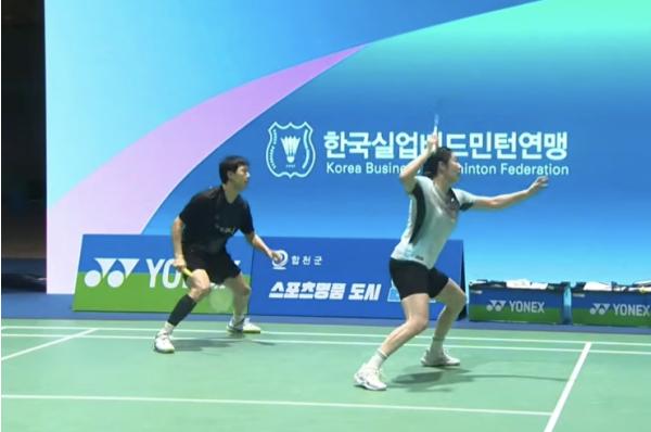 구로구청 배드민턴팀, 전국 실업무대서 혼합복식 우승 기사 이미지