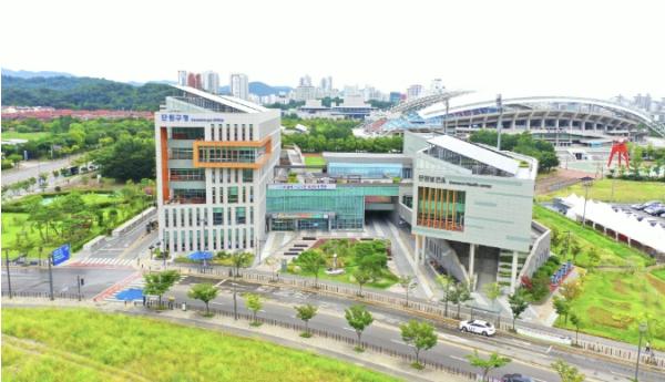 안산시 단원구, 원곡동서 쓰레기 불법투기 민·관 합동단속 기사 이미지