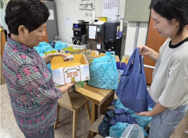 고양시 송포동 새마을부녀회, 추석맞이 이웃사랑 나눔 행사 진행 기사 이미지