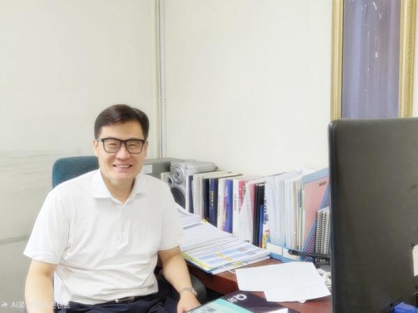 [인터뷰] AI 시대, 경영학의 경쟁력은 사람과 사람을 잇는 힘, 신안산대학교 경영학과 김세환 학과장