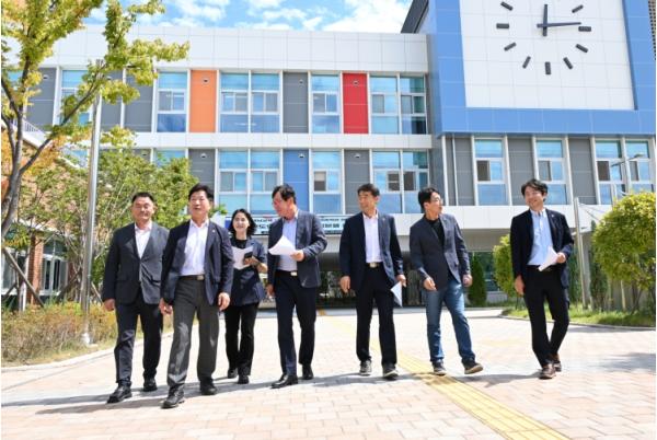 경남도의회 경남미래교육연구회, 교육현장 찾아 미래교육 정책 해법 모색