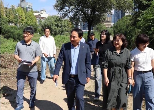 안양시 동안구, ‘동안직방’으로 동네 누비며 현장 행정 발걸음 기사 이미지
