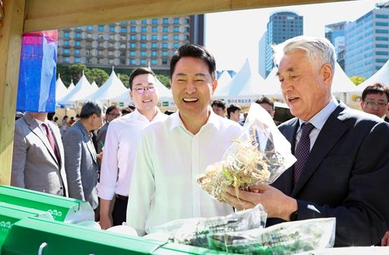 오세훈 시장, 15일 추석맞이 서로장터 개막식 참여