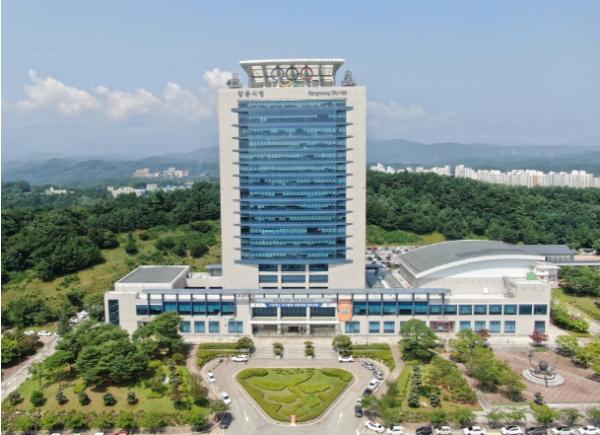강릉시 추석 명절을 앞두고 고객맞이 전통시장 대청소 실시 기사 이미지