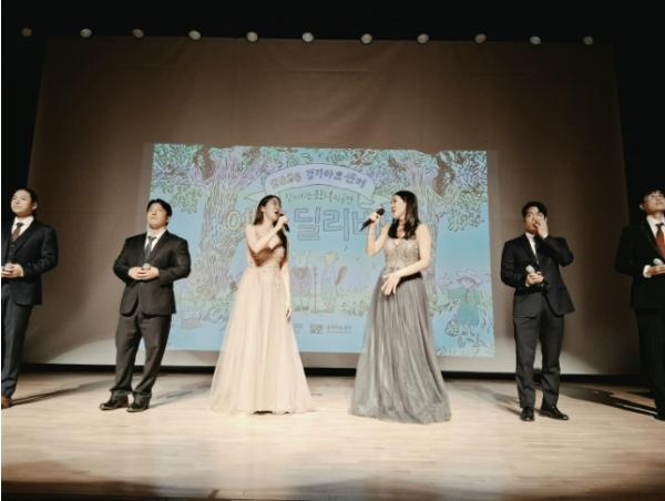 '시와 음악으로 따뜻한 마음 나눠요'... 화성특례시, '가을 마중 낭독회' 성료 기사 이미지