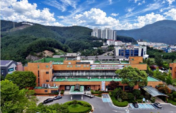 태백시, 공공심야약국 2개소로 확대…요일 나눠 주 7일 운영 기사 이미지