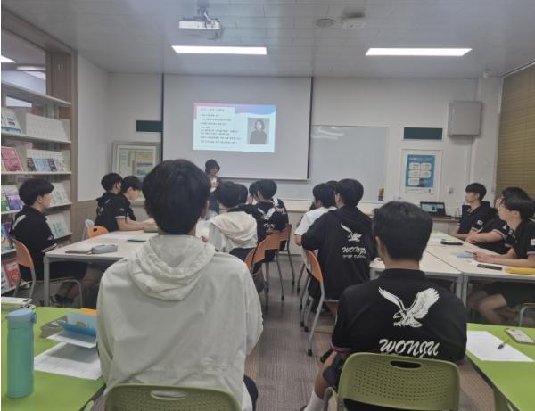 원주시립중앙도서관, 하반기 ‘도서관 클래스 투 유’ 운영 기사 이미지