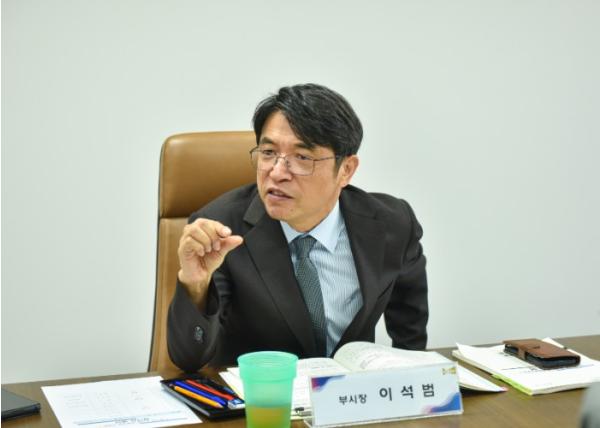 김포시, 재정 한파 속 ＇도비 확보＇ 총력전… 부시장-도의원 정례 간담회 가동 기사 이미지
