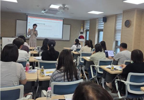 옥천교육지원청, ‘읽기에서 대화로, 대화에서 성장으로’ 기사 이미지