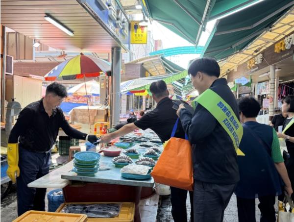 순천시, 자살예방의 날 맞아 전통시장 자살예방 인식개선 캠페인 펼쳐