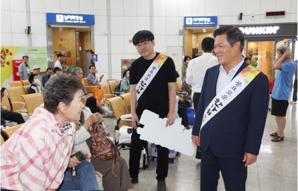 “어서 오세요, 고향 정읍입니다”…정읍역서 추석맞이