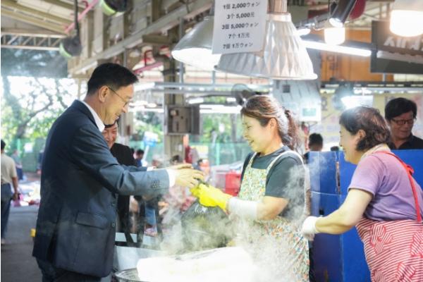 위성곤 지사, 추석 첫날 명절 장바구니 물가·연휴 응급의료 살펴