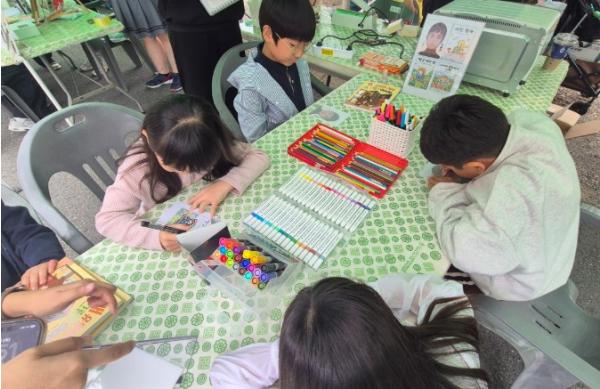 영동교육지원청, 책과 사람과 지역을 잇는 영동 독서축제 운영 기사 이미지