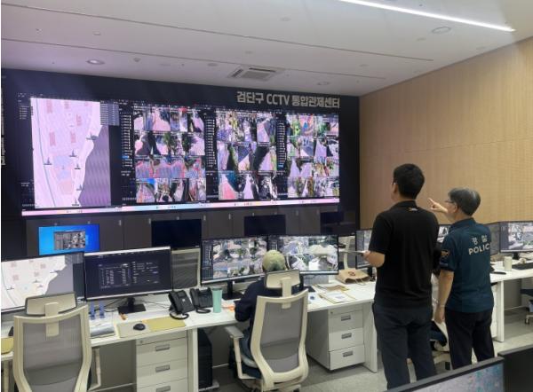 인명구조 및 범죄예방…검단구 CCTV 통합관제센터 관제요원 6명 인천서부경찰서장 감사장 수여 기사 이미지