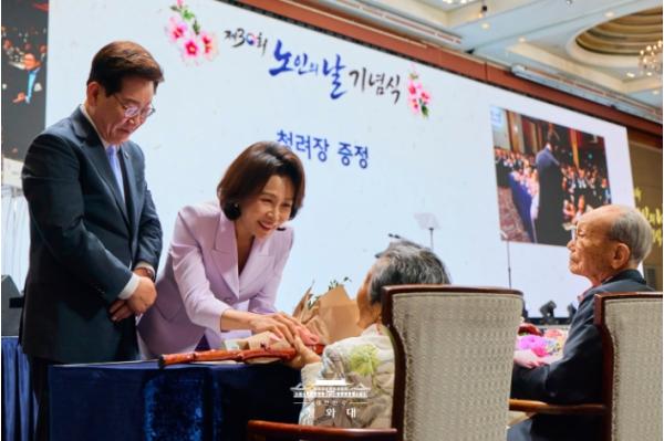이 대통령 '노인일자리 118만 개로 확대…노후 더 세밀히 살필 것'