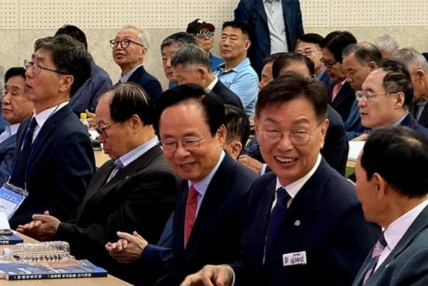 한국족보 세계기록유산 등재 본격화...전국 143개 문중 족보기록 모였다 
