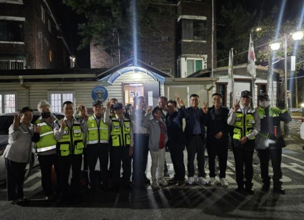 동두천시 상패동, 자율방범대 감악산지대 찾아 가을철 방범활동 격려 기사 이미지