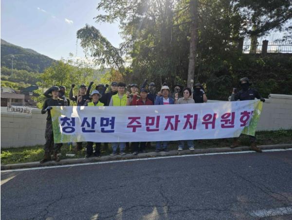 연천군 청산면 주민자치위원회, 육군 제5보병사단과 민군 협업 '부대 진입로 벽화 정비' 추진 기사 이미지