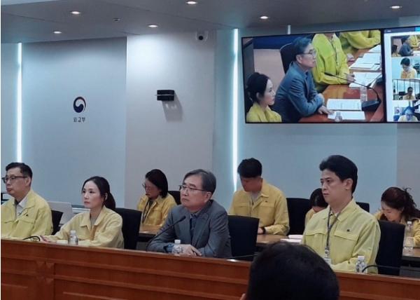 조현 외교부장관, 중동 지역 공관들과 중동 상황 관련 재외국민 안전대책 점검