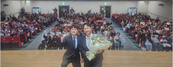 거제시, ‘2026년 거제시민자치대학’ 이대호 강연 성료 기사 이미지