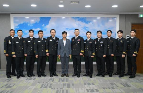 거제시, 해군(강화도함, 이억기함) 함장 초청 간담회 개최 기사 이미지