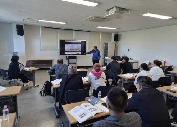 키르기즈공화국 공무원단, 진안군 스마트농업 현장 찾는다… K-농업 전파