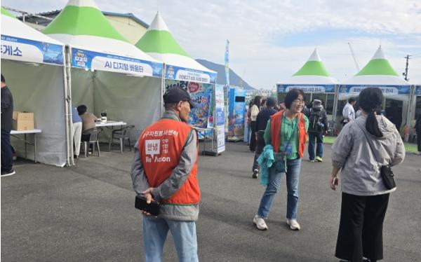 중구자원봉사센터, 미노리통역봉사단, 부산한일민간교류회 연계 부산자갈치축제 통역 활동 지원 기사 이미지