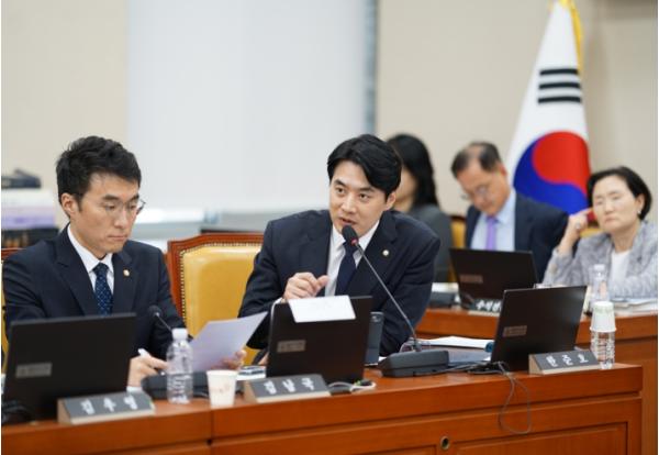 한준호 의원, 통신 3사 미환급금 5년째 30억 원 안팎…63만 건 쌓여