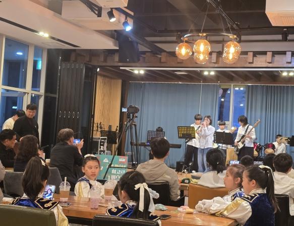 고창군, 청소년 어울림마당 [시고르 버스킹] 성황리 개최 기사 이미지