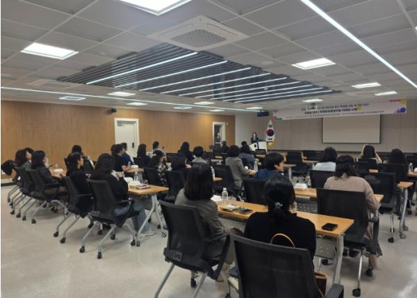군포의왕교육지원청, ‘학생을 잇는 세 가지 시선’ 연수 운영 기사 이미지