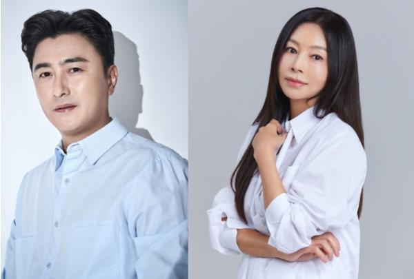 TV CHOSUN [미스터트롯4] 축구 레전드 안정환X배우 황신혜 마스터 합류…‘새로운 시선의 심사 예고’ 기사 이미지