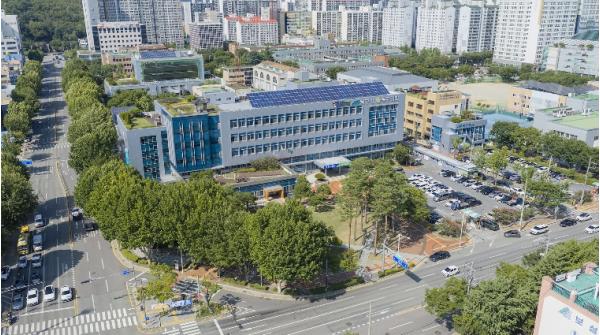 “완벽한 가족보다 함께 성장하는 가족” 대구 북구청, 행복북구 명사초청 아카데미 10월 강연 성황리 개최 기사 이미지