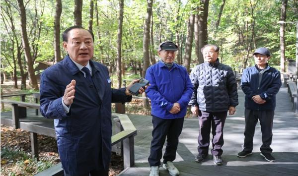 산행 중 잠시 쉬어가세요! 마포구, 매봉산 쉼터 새단장 기사 이미지