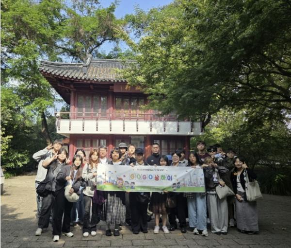 시흥시, 학교 밖 청소년 역사탐방을 성장의 기회로…고고(GOGO) 상하이 진행 기사 이미지