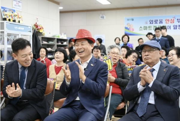 부천시, 스마트경로당 150곳 노래교실 개최…어르신 외로움 덜고 소통 확대 기사 이미지